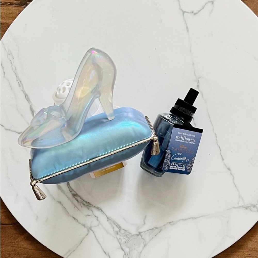 Bath & Body Works Disney Wallflower (Cinderella) w/ Refill